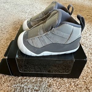 Nike Jordan crib bootie size 4 NEVER WORN